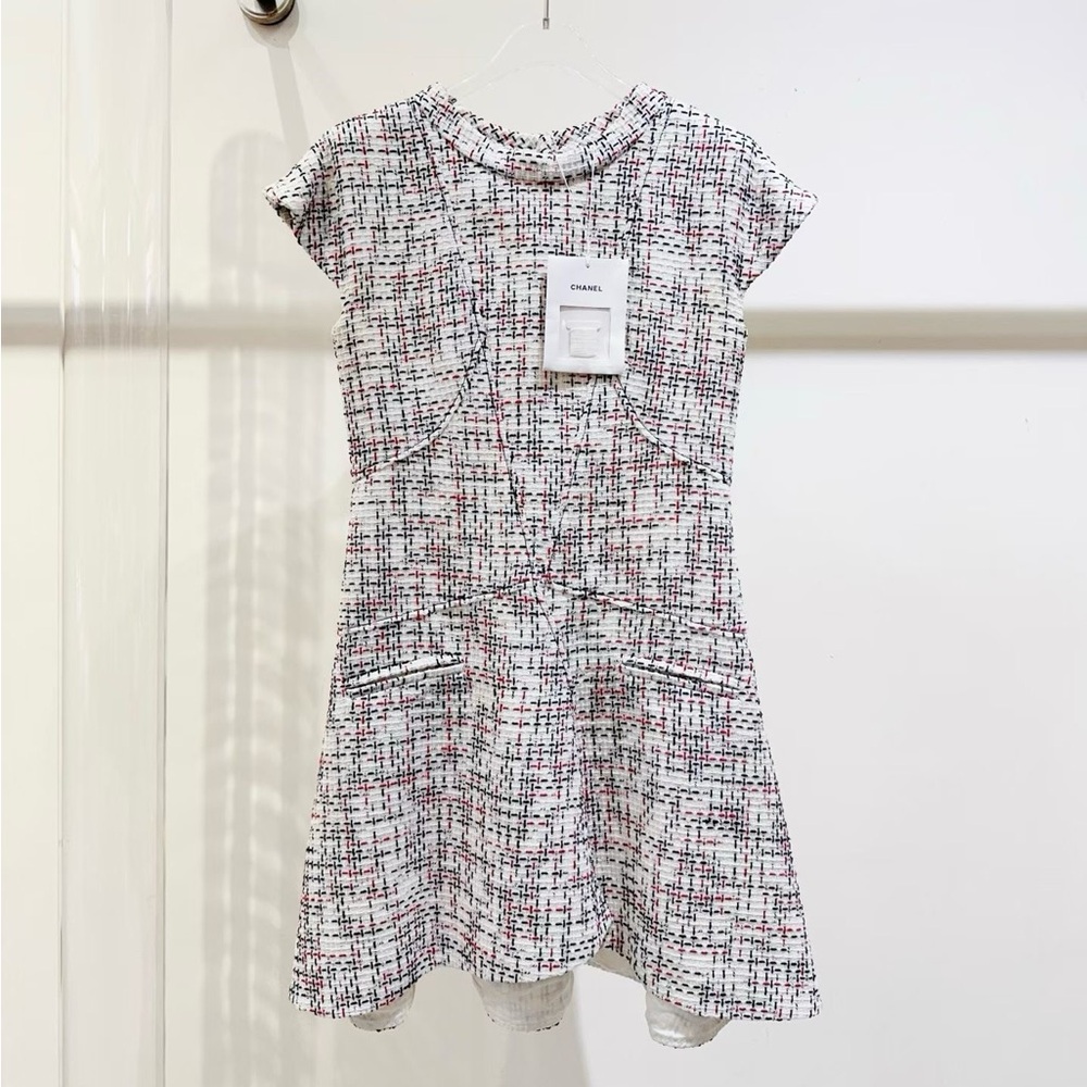 🚩steal authentic CHANEL Tweed Cap-Sleeve Dress in White with Black and Red